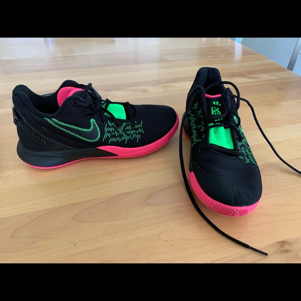 Nike kyrie basketball shoes